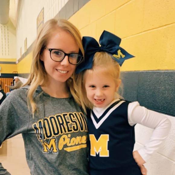 Meet your Posher, Deidre - Picture 1 of 1